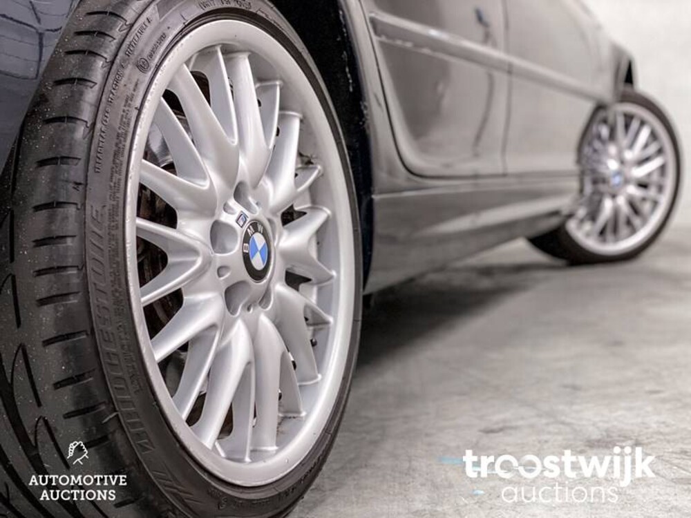 BMW 330xi Executive 231PS 2001 -Orig. NL-, 82-HS-JT