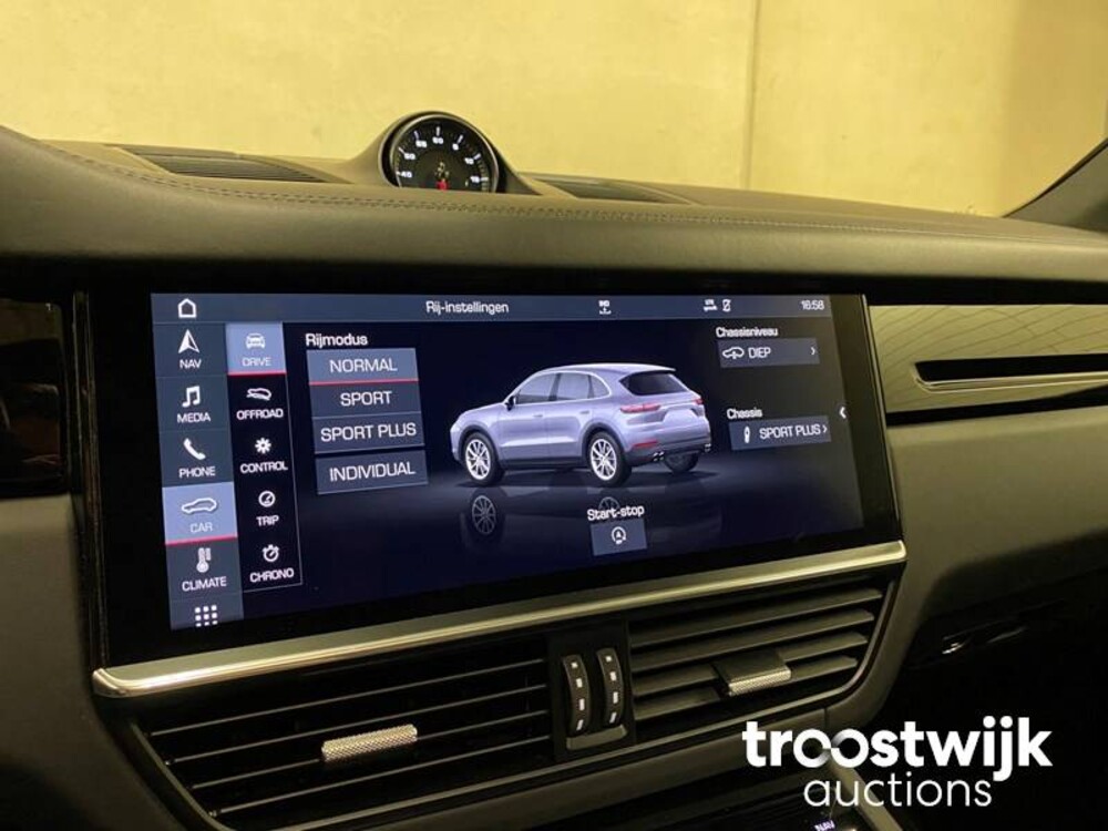 Porsche Cayenne S 2.9 V6 441 PS NEUES MODELL 2017, XK-673-D