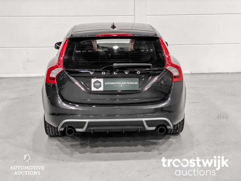 Volvo V60 1.6 T3 R-Design 150 PS, 5-KJH-83