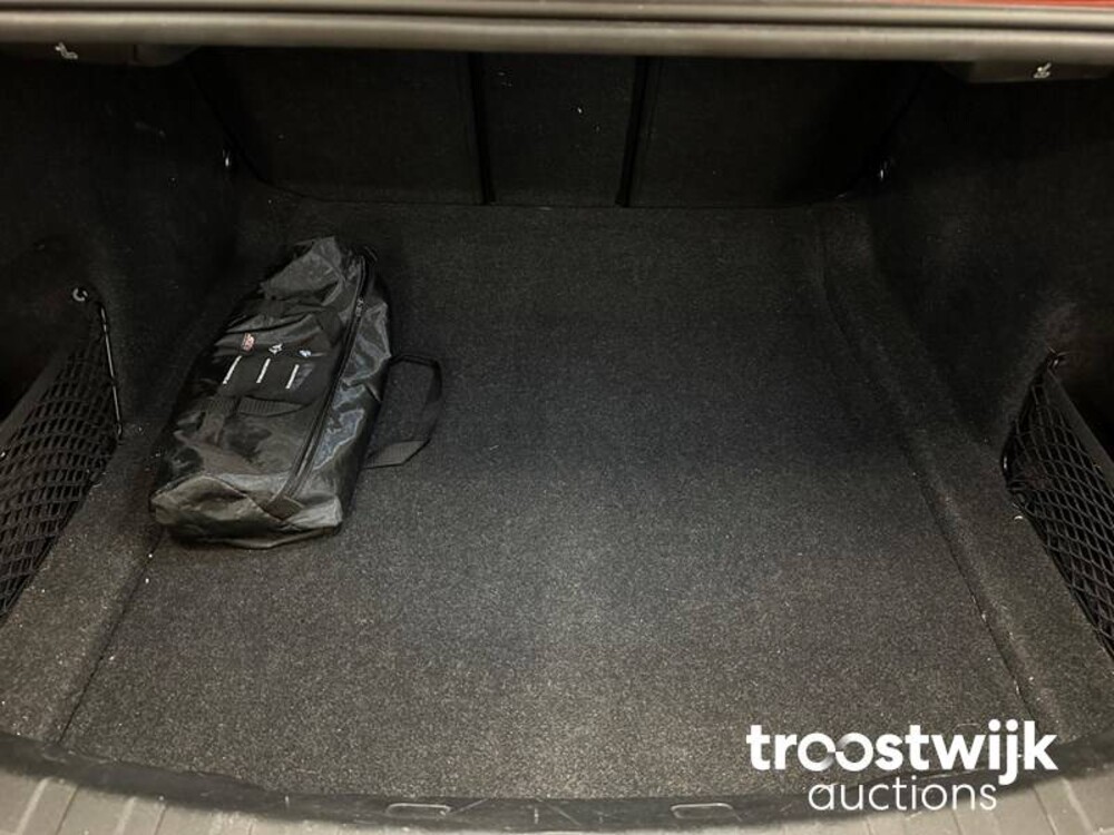 BMW 320i High Executive 184PS -Orig. NL- 2021 Herstellergarantie, K-605-LH