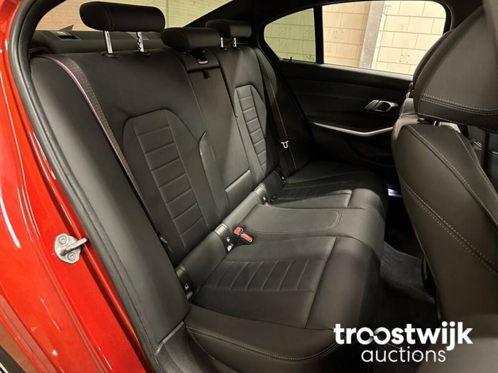 BMW 320i High Executive 184PS -Orig. NL- 2021 Herstellergarantie, K-605-LH