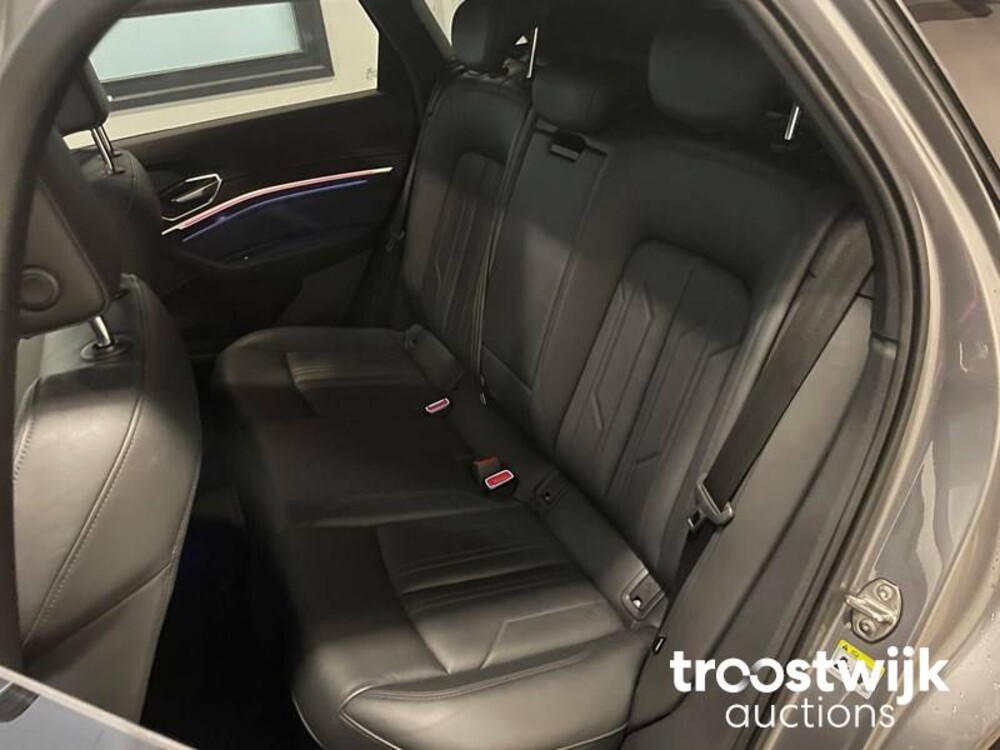 Audi e-tron 55 Sport Quattro Advanced 95 kWh 408pk 2018 -Orig. NL-, XH-703-D