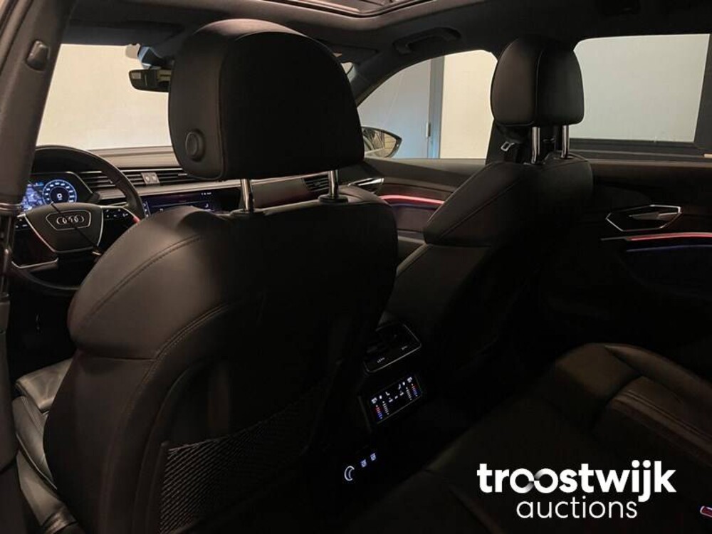 Audi e-tron 55 Sport Quattro Advanced 95 kWh 408pk 2018 -Orig. NL-, XH-703-D