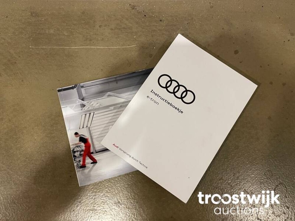 Audi e-tron 55 Sport Quattro Advanced 95 kWh 408pk 2018 -Orig. NL-, XH-703-D