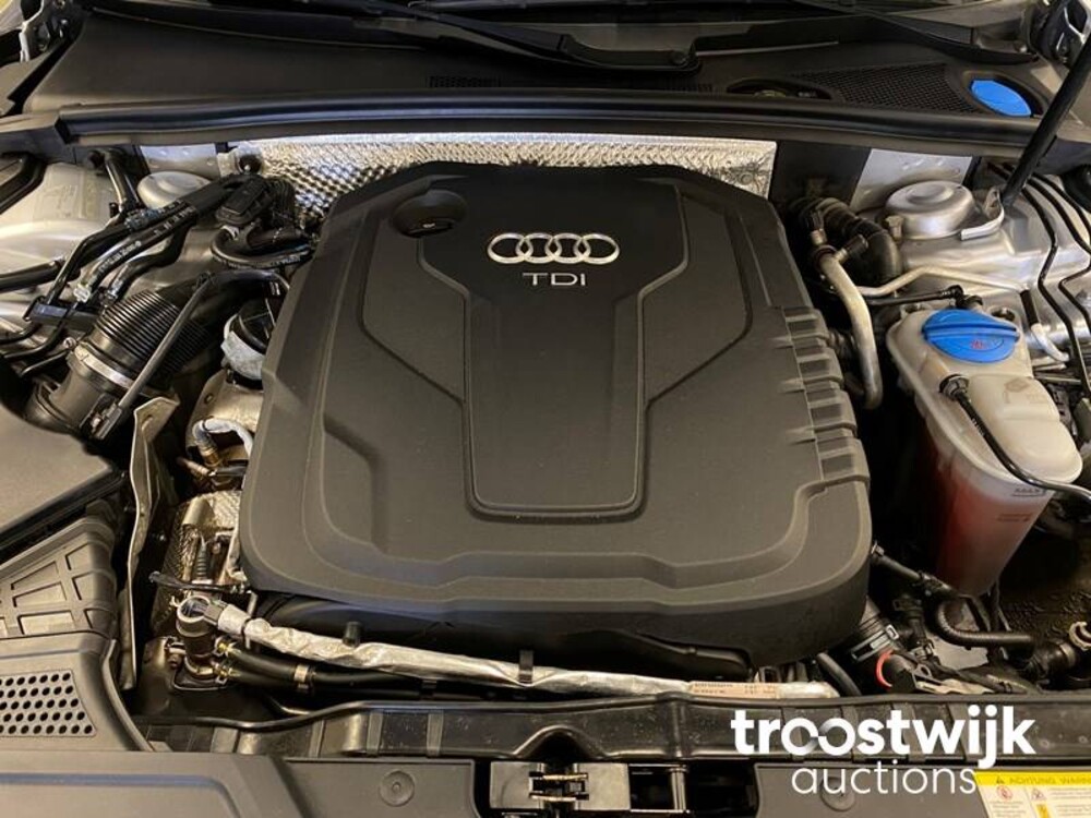 Audi A4 Avant S-Line 2.0 TDI 150PS 2015, K-350-XT