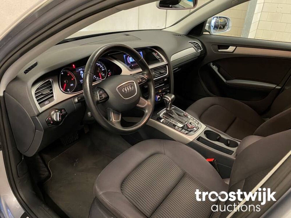 Audi A4 Avant S-Line 2.0 TDI 150PS 2015, K-350-XT