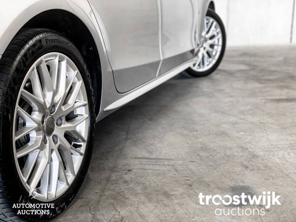 Audi A4 Avant S-Line 2.0 TDI 150PS 2015, K-350-XT