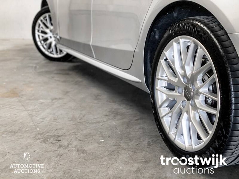 Audi A4 Avant S-Line 2.0 TDI 150PS 2015, K-350-XT