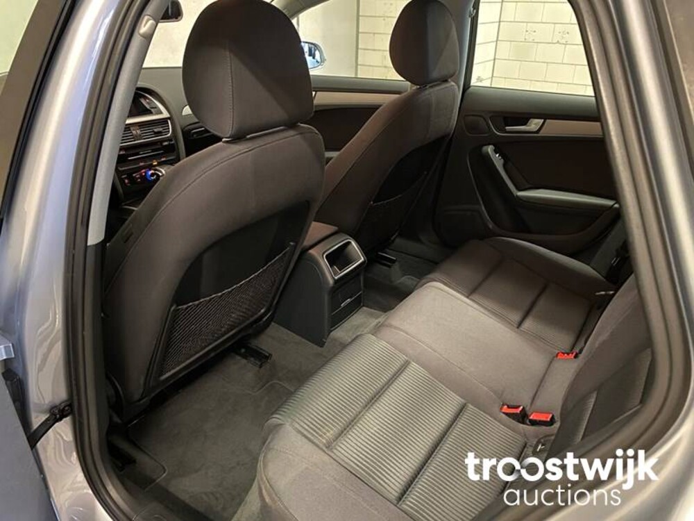 Audi A4 Avant S-Line 2.0 TDI 150PS 2015, K-350-XT