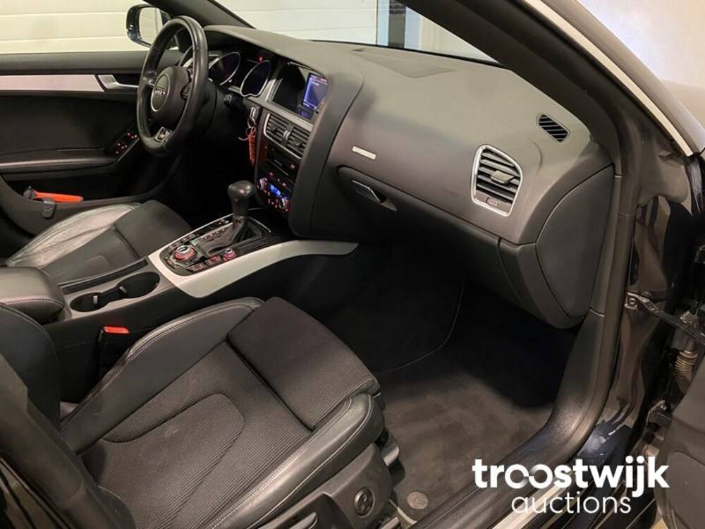 Land Rover Range Rover Sport 3.0 TDV6 HSE Dynamic 258pk 2014 -Orig. NL-, 8-XFD-68