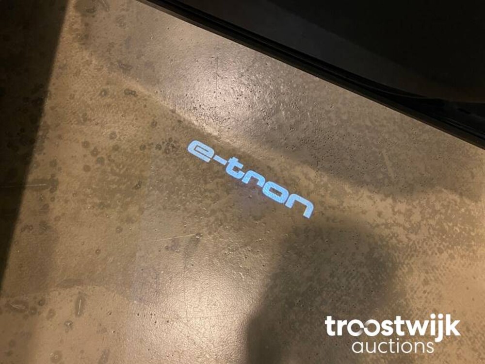 Audi E-tron 55 quattro advanced 408pk 2019