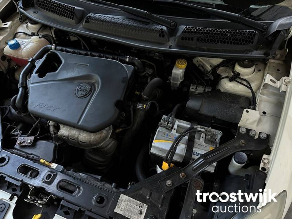 Lancia Delta 1.4-16V Argento 150pk 2008, G-012-LX