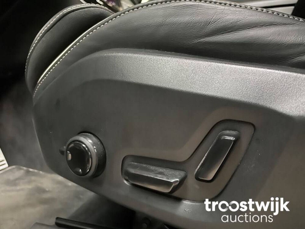 Volvo XC60 T8 R-Design 390pk 2021 -Fabrieksgarantie-