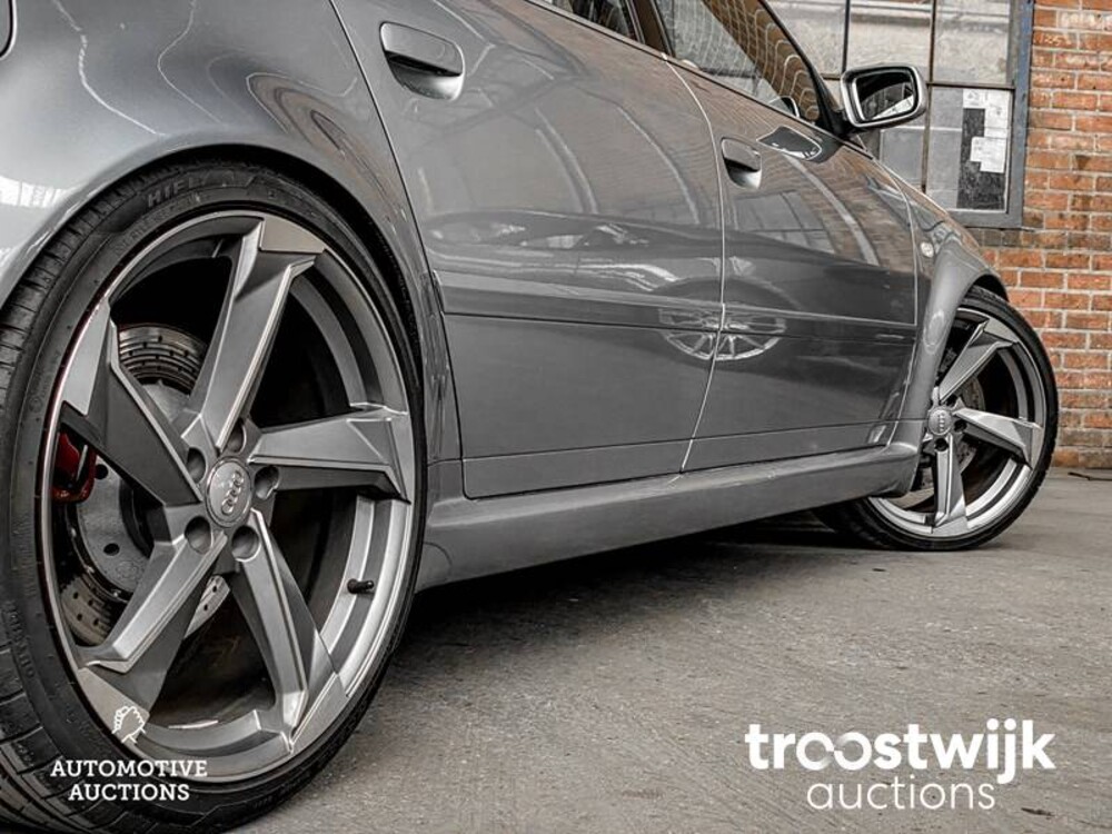 Audi RS6 Limousine 4.2 V8 Quattro  450pk 2003, ZS-298-V