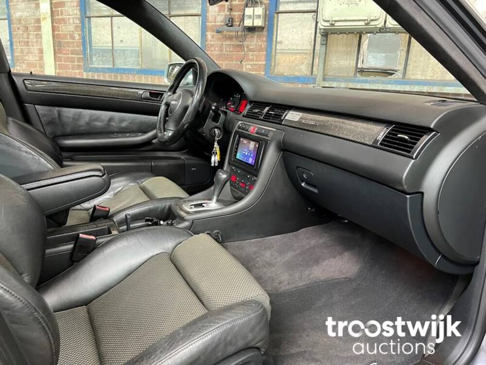 Audi RS6 Limousine 4.2 V8 Quattro  450pk 2003, ZS-298-V