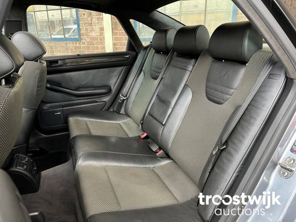 Audi RS6 Limousine 4.2 V8 Quattro  450pk 2003, ZS-298-V