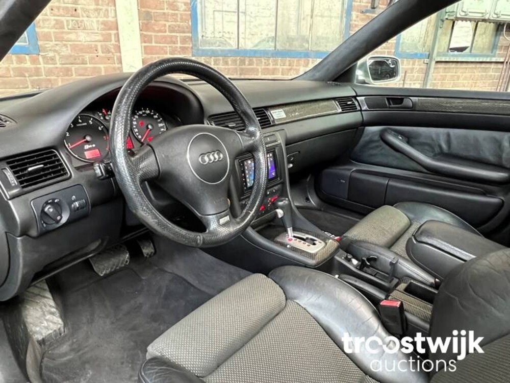 Audi RS6 Limousine 4.2 V8 Quattro  450pk 2003, ZS-298-V