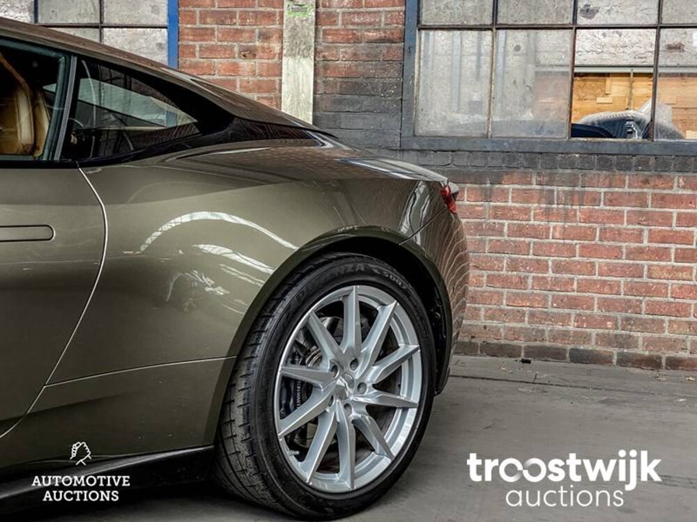 Aston Martin DB11 5.2 V12 Twin Turbo 609pk 2017