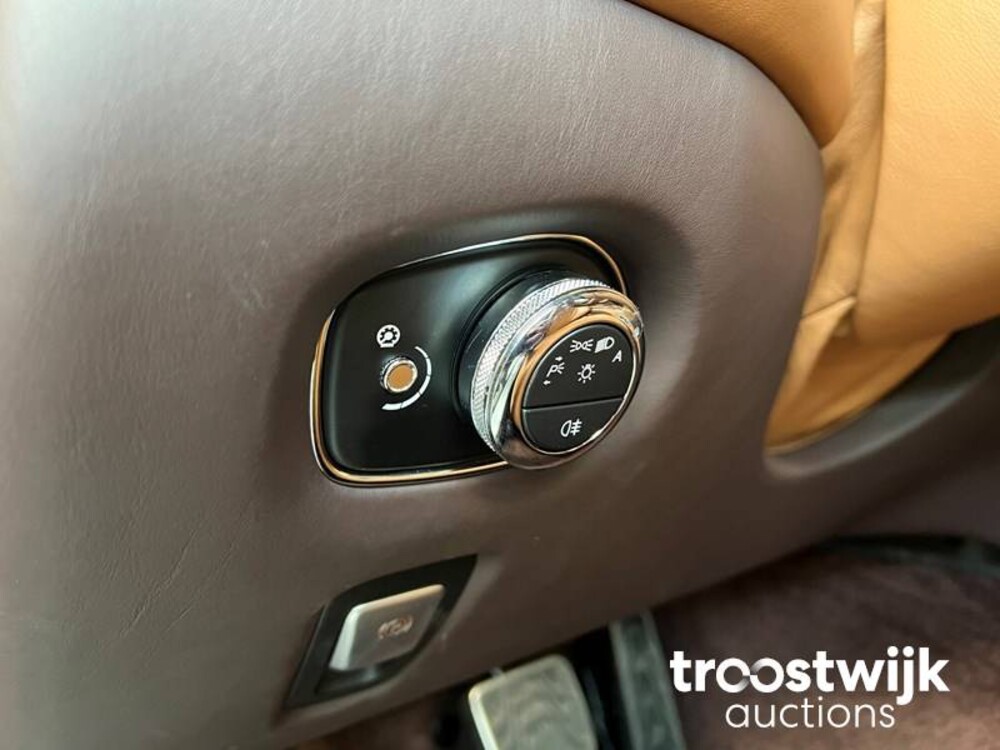 Aston Martin DB11 5.2 V12 Twin Turbo 609pk 2017