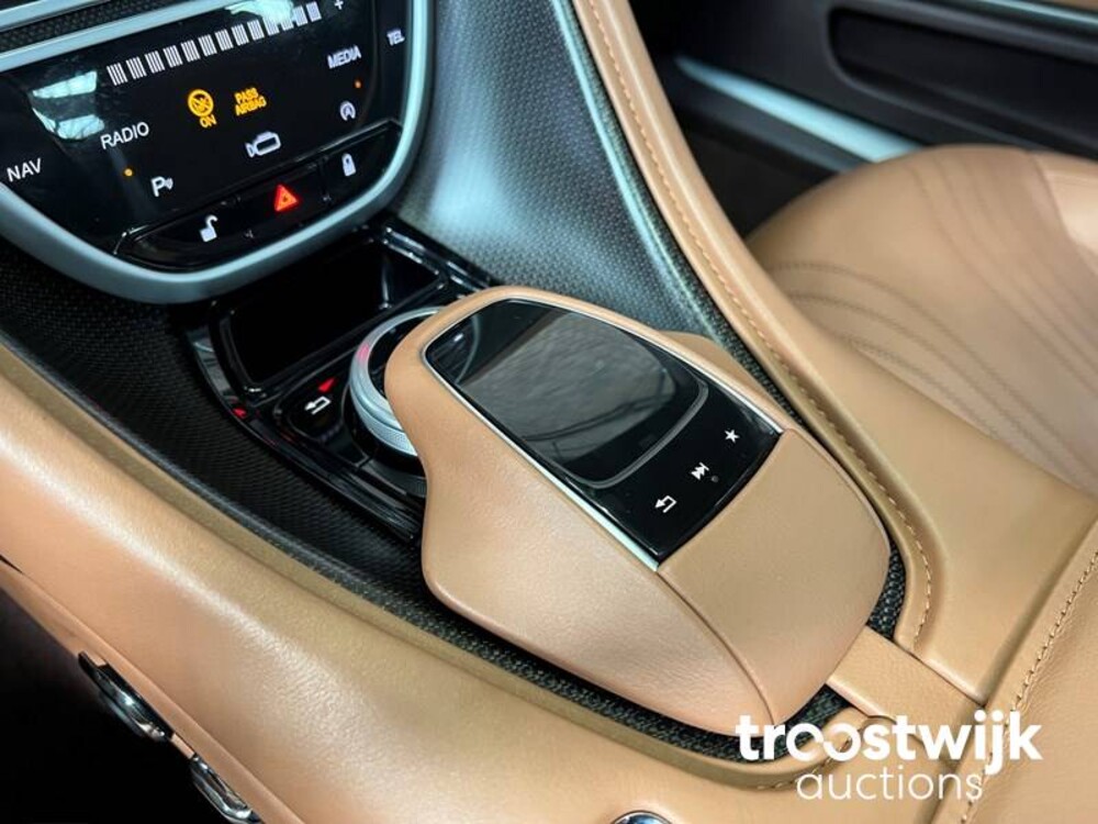 Aston Martin DB11 5.2 V12 Twin Turbo 609pk 2017