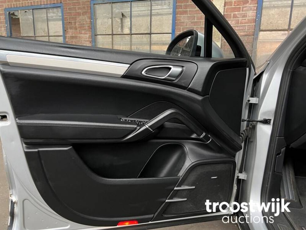 Porsche Cayenne 3.0 V6 240pk 2010