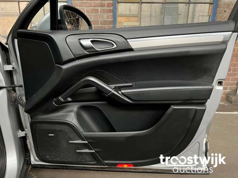 Porsche Cayenne 3.0 V6 240pk 2010