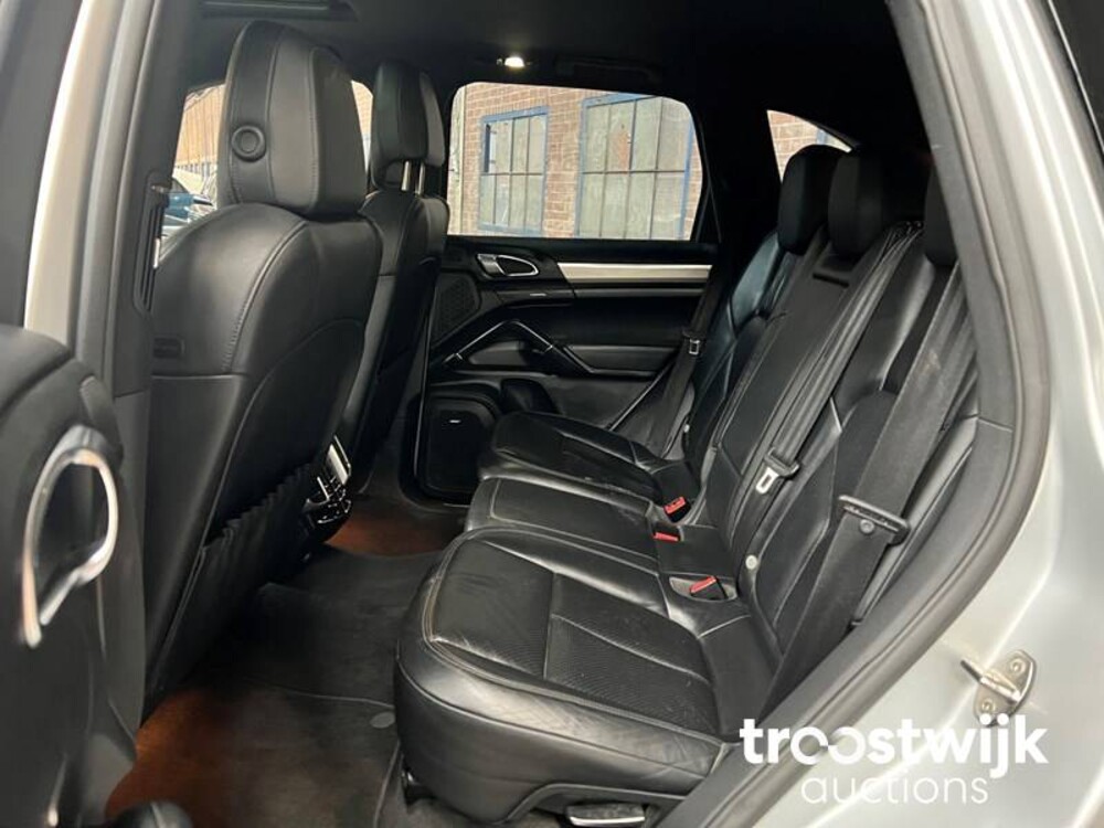 Porsche Cayenne 3.0 V6 240pk 2010