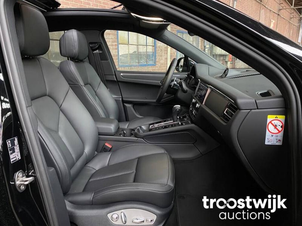 Porsche Macan 2.0  PDK 265pk MY2023 -Fabrieksgarantie-