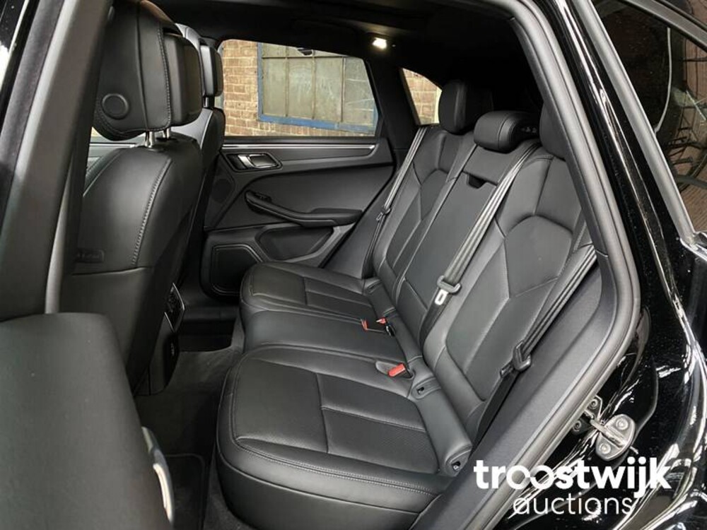 Porsche Macan 2.0  PDK 265pk MY2023 -Fabrieksgarantie-