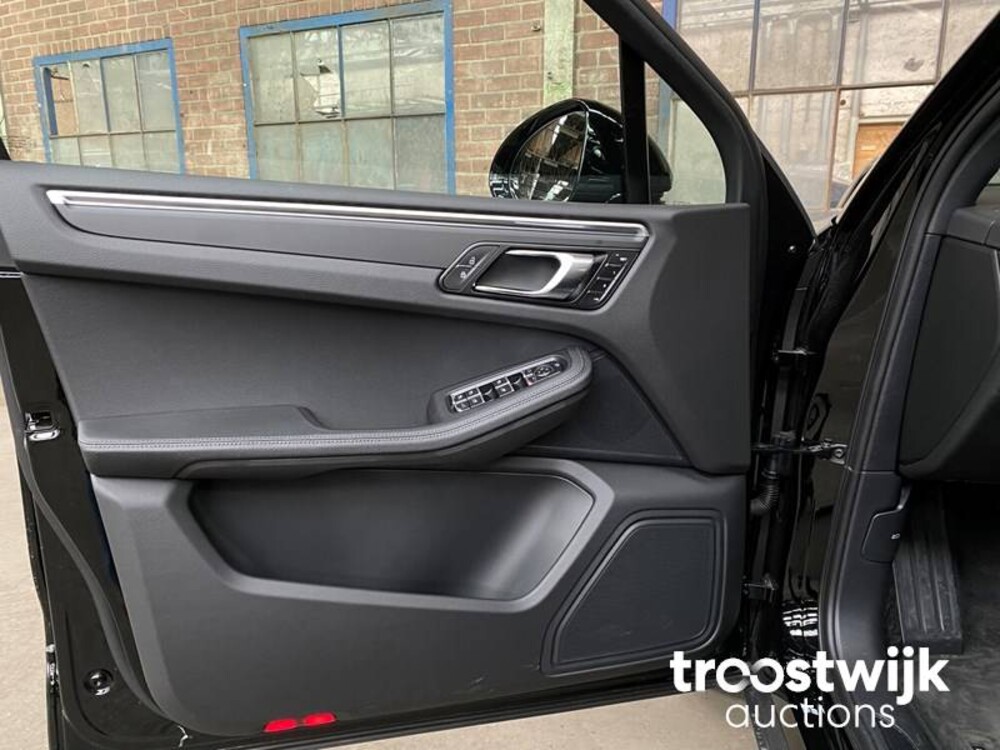 Porsche Macan 2.0  PDK 265pk MY2023 -Fabrieksgarantie-