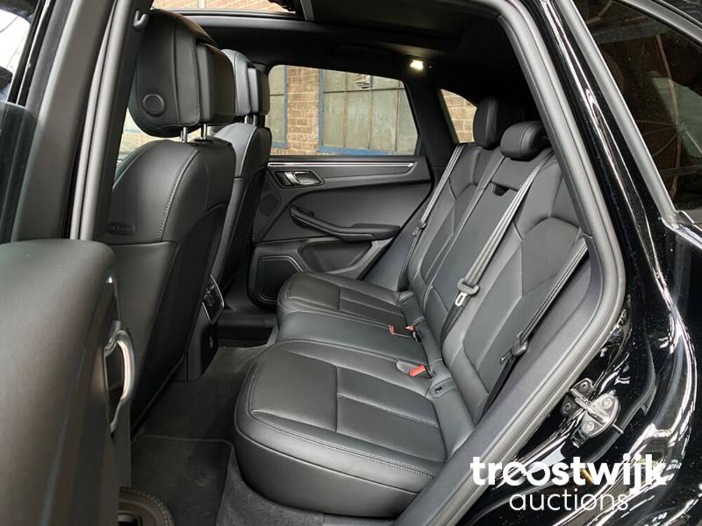 Porsche Macan 2.0  PDK 265pk MY2023 -Fabrieksgarantie-