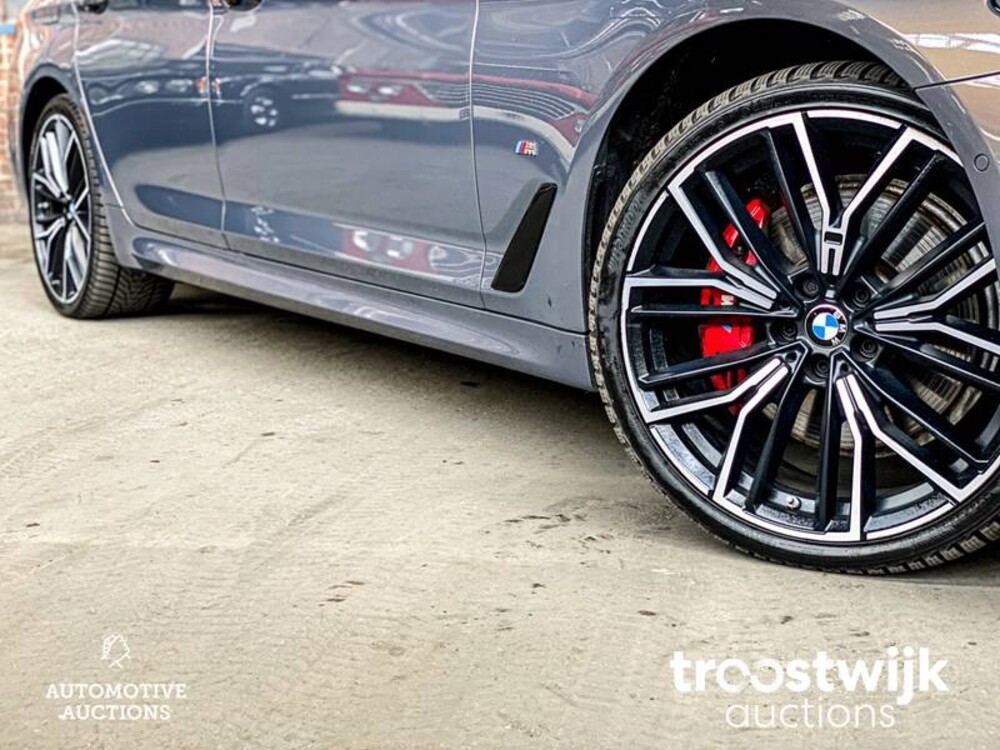BMW 520e M-Sport Business Edition Plus 204pk 2022 -Orig. NL-, N-654-VK Fabrieksgarantie