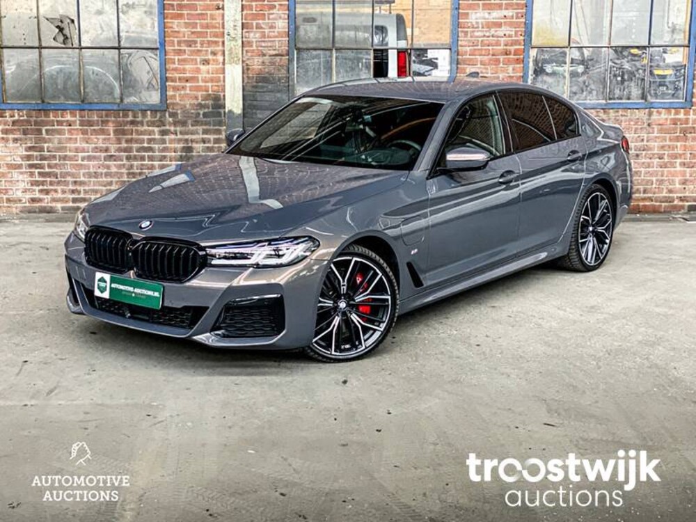 BMW 520e M-Sport Business Edition Plus 204pk 2022 -Orig. NL-, N-654-VK Fabrieksgarantie