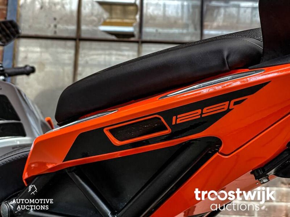 KTM Superduke GT 1290 AKRAPOVIC 2768cc 173pk 2017