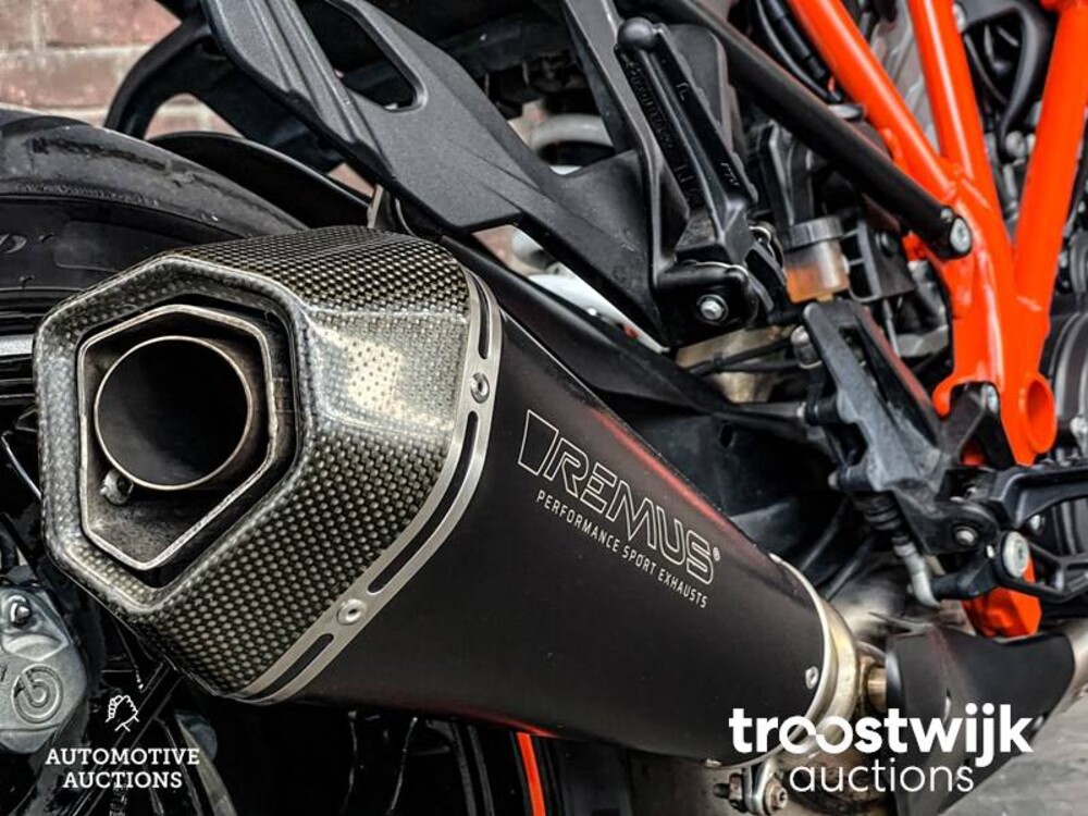 KTM Superduke GT 1290 AKRAPOVIC 2768cc 173pk 2017