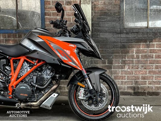 KTM Superduke GT 1290 AKRAPOVIC 2768cc 173pk 2017