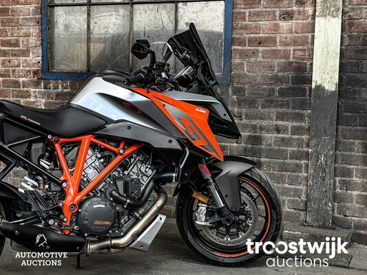 KTM Superduke GT 1290 AKRAPOVIC 2768cc 173pk 2017