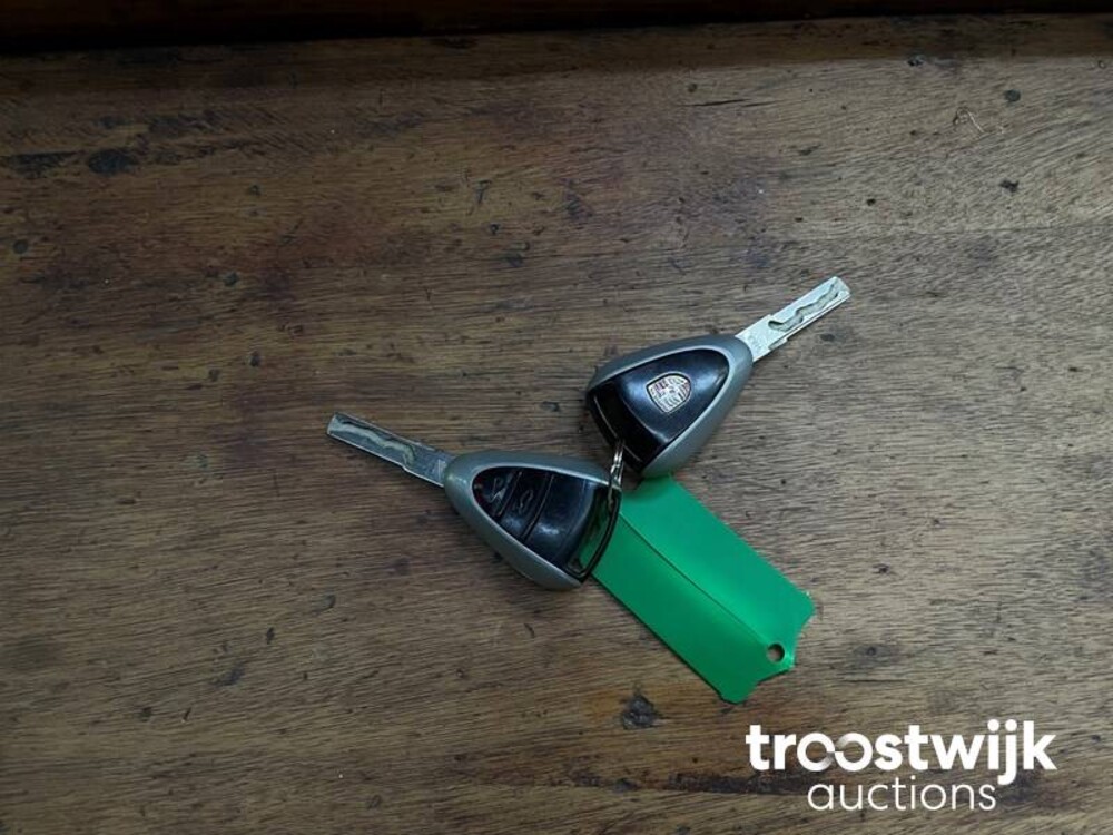 Porsche 911 997 3.6 Carrera 4 325pk 2005, 10-SX-ZG