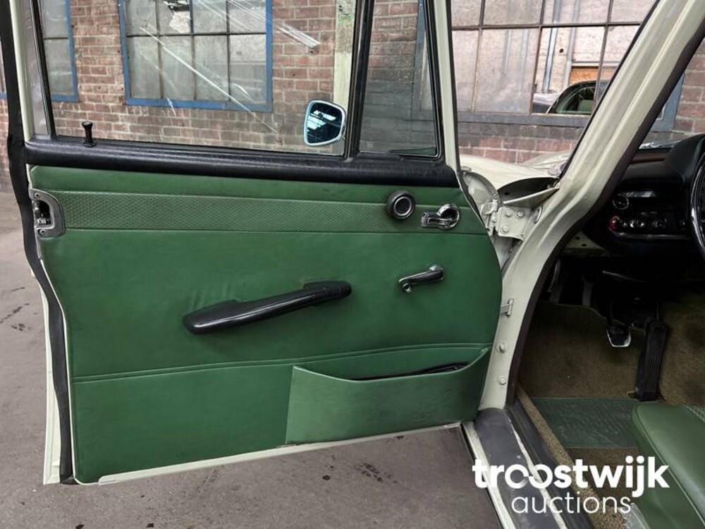 Mercedes-Benz 230 Heckflosse 150pk 1967