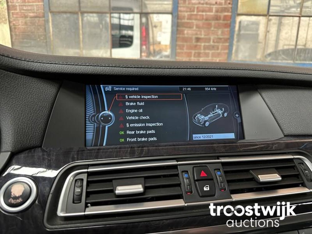 BMW 750i M-Sport E65 4.8 407pk 2009