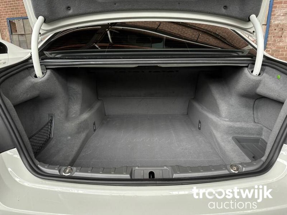 BMW 750i M-Sport E65 4.8 407pk 2009