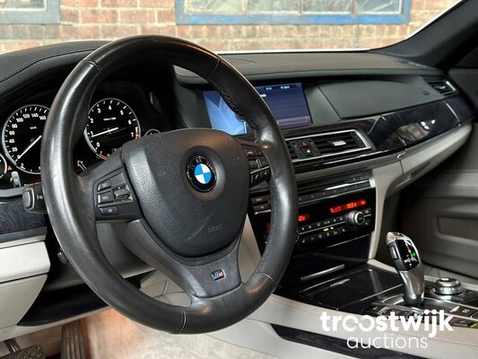 BMW 750i M-Sport E65 4.8 407pk 2009