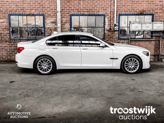 BMW 750i M-Sport E65 4.8 407pk 2009