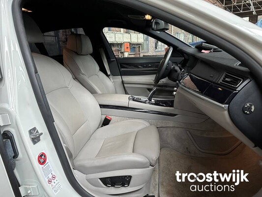 BMW 750i M-Sport E65 4.8 407pk 2009