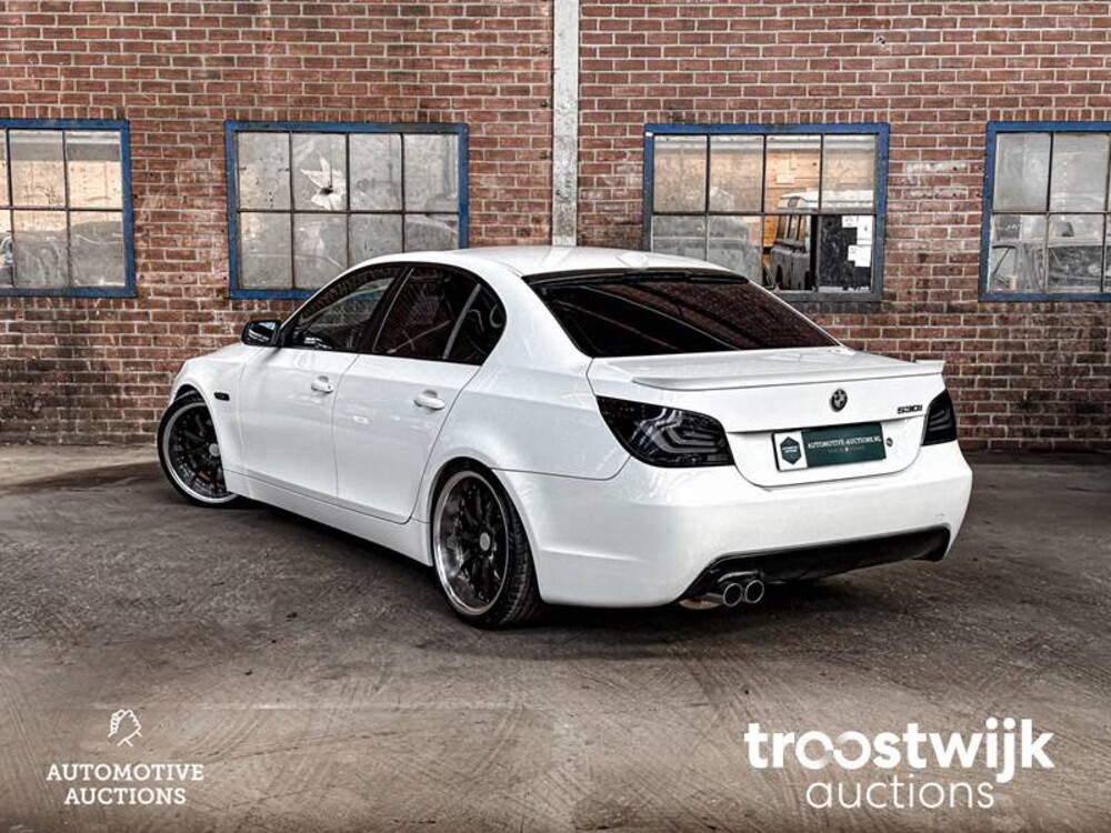 BMW 530i High Executive E60 5-serie 231pk 2004