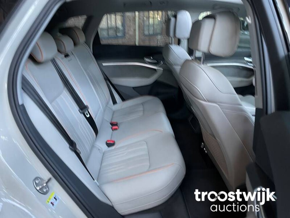 Audi e-tron 55 quattro advanced Pro Line Plus 95 kWh 360pk 2018, N-055-GK