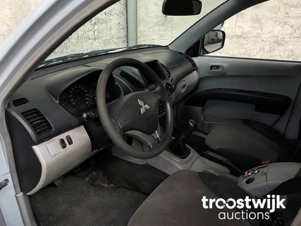 Mitsubishi L200 2.5 DI-D SC Inform  128pk 2011, -Orig.NL-, 4-VSF-31