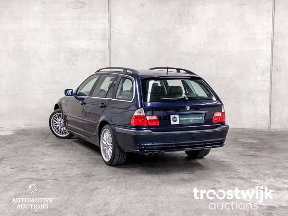 BMW 330xi Executive 231PS 2001 -Orig. NL-, 82-HS-JT