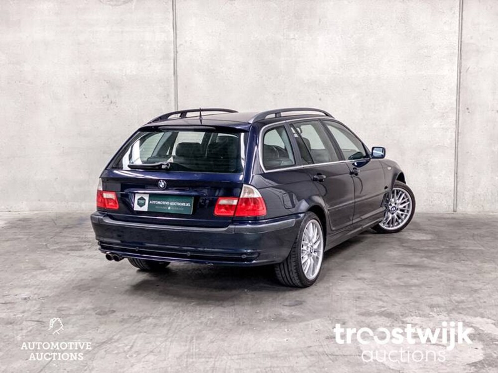 BMW 330xi Executive 231PS 2001 -Orig. NL-, 82-HS-JT