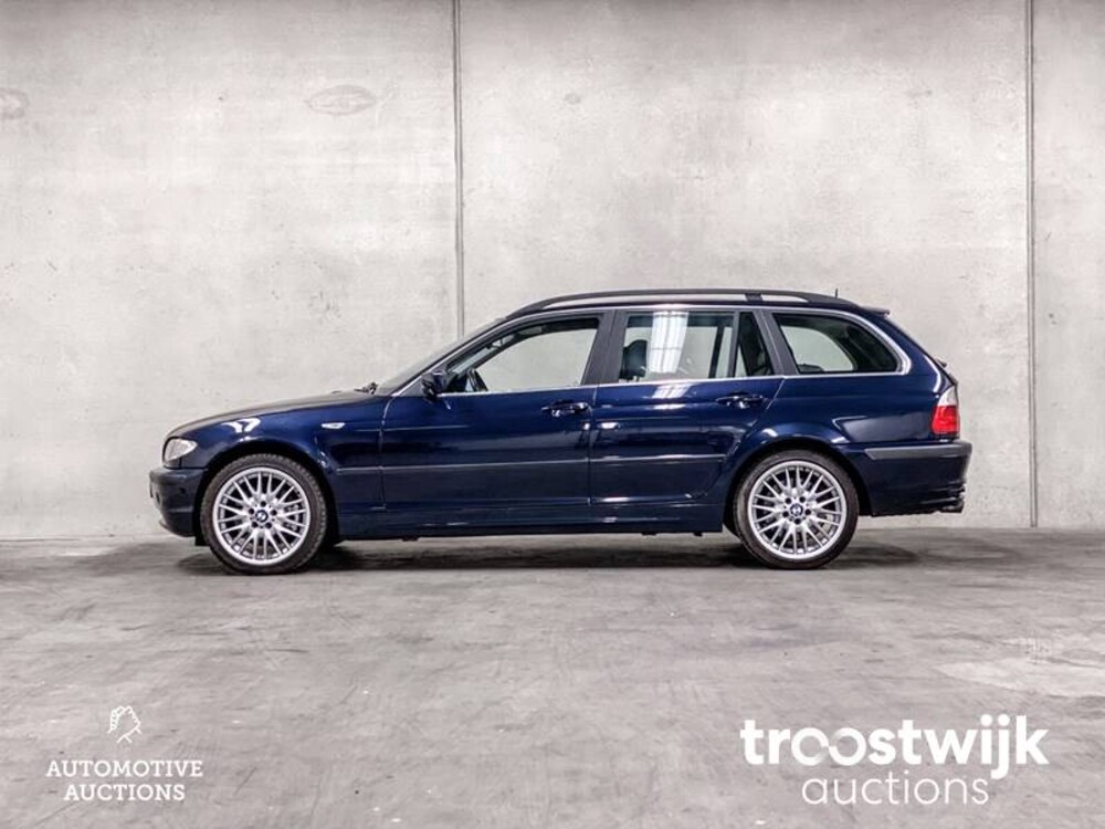 BMW 330xi Executive 231PS 2001 -Orig. NL-, 82-HS-JT